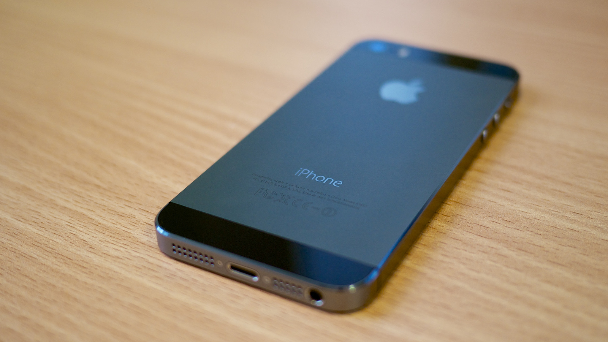 Iphone 5 год. Iphone 5s. Apple iphone 5. Айфон 5s фото. 5s Space Grey.